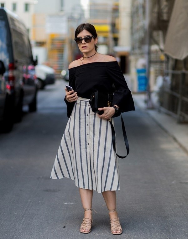 chân váy với áo trễ vai