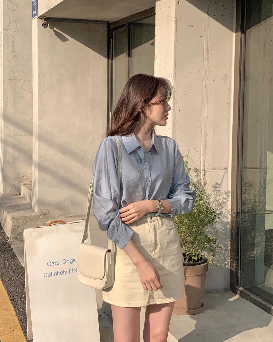 chân váy với áo sơ mi