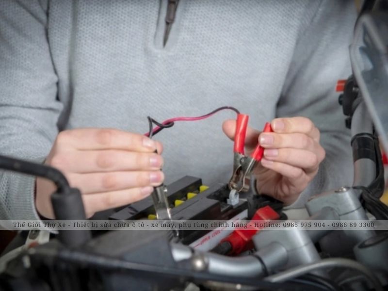 Acquy nóng lên khi nạp điện cho thấy quá trình sạc điện đang được diễn ra