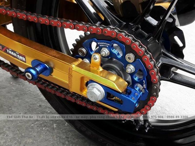 Bôi trơn xích xe máy để tăng độ bền, hạn chế tình trạng chùng xích, đứt xích