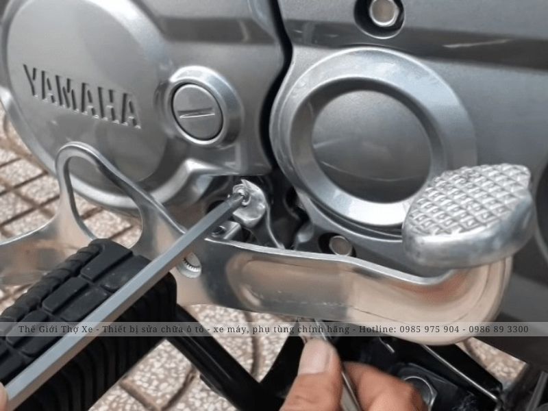 Chỉnh côn xe máy Yamaha