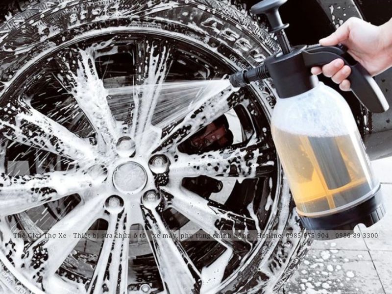 Luôn thao tác và sử dụng bình bọt tuyết rửa xe một cách chính xác và hiệu quả