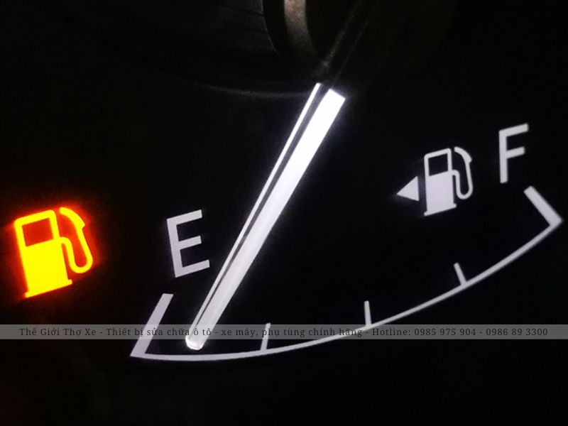 Đồng hồ báo xăng hoạt động theo nguyên lý đòn bẩy