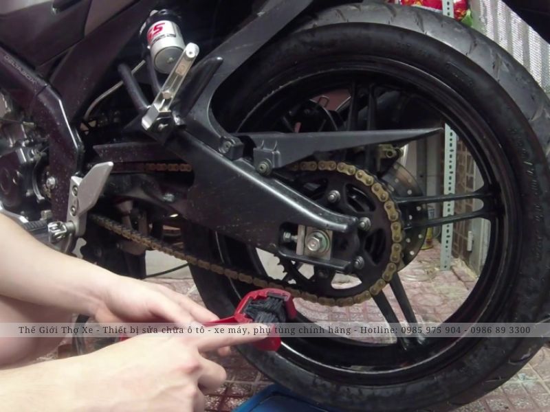 Tăng xích xe máy hạn chế tình trạng đứt xích, tuột xích