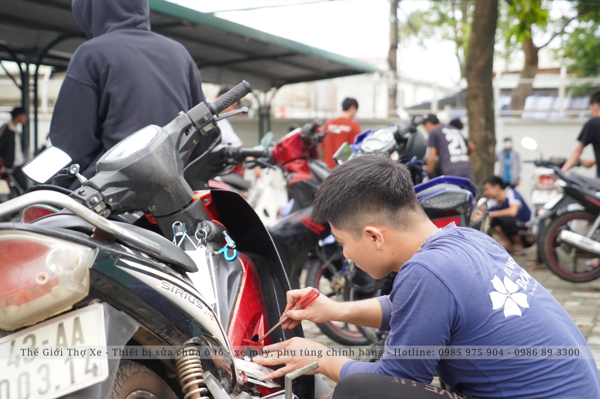 Kết hợp học lý thuyết lẫn thực hành sửa xe sẽ giúp bạn thành công hơn