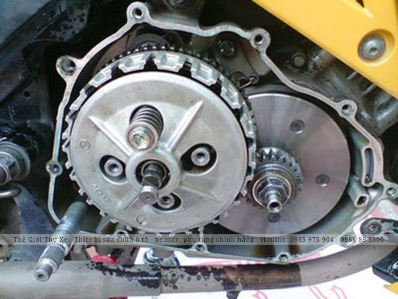 Kiểm tra côn xe máy