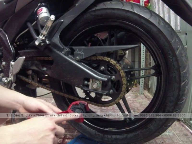 Cần kiểm tra và tăng xích xe exciter 150 định kỳ để xe vận hành mượt mà