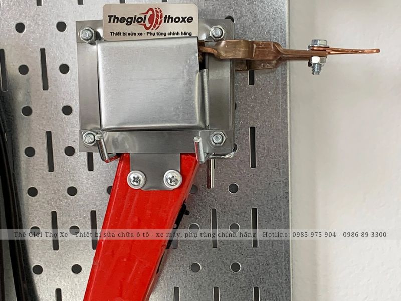 Mỏ hàn xung sử dụng hàn các chi tiết điện tử lớn, mối chân thưa