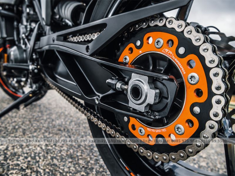 Xích xe máy giúp xe vận hành mượt mà, trơn tru