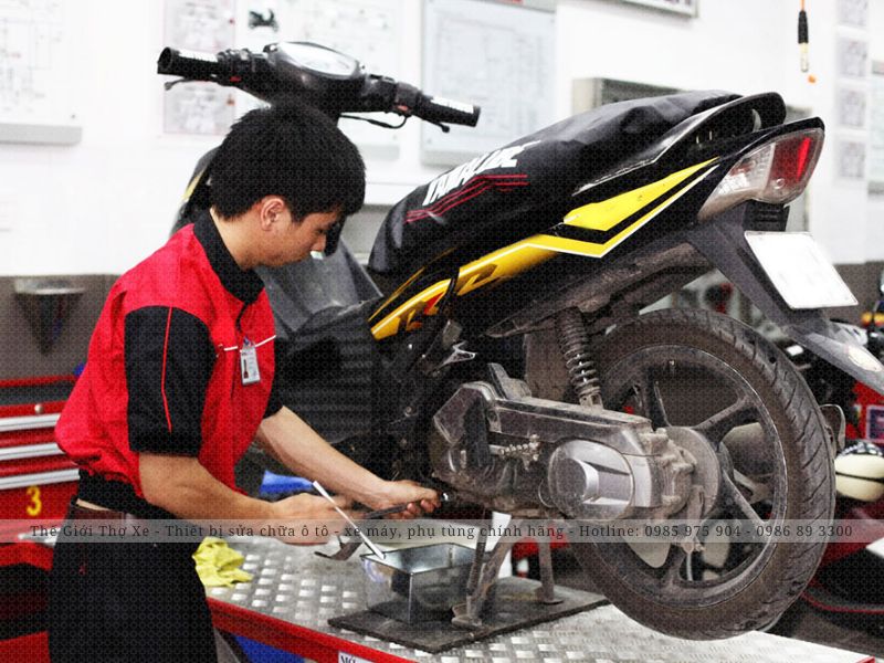 Thường xuyên thay dầu và bảo dưỡng ly hợp xe máy