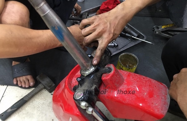 Sửa chữa chén cổ xe máy