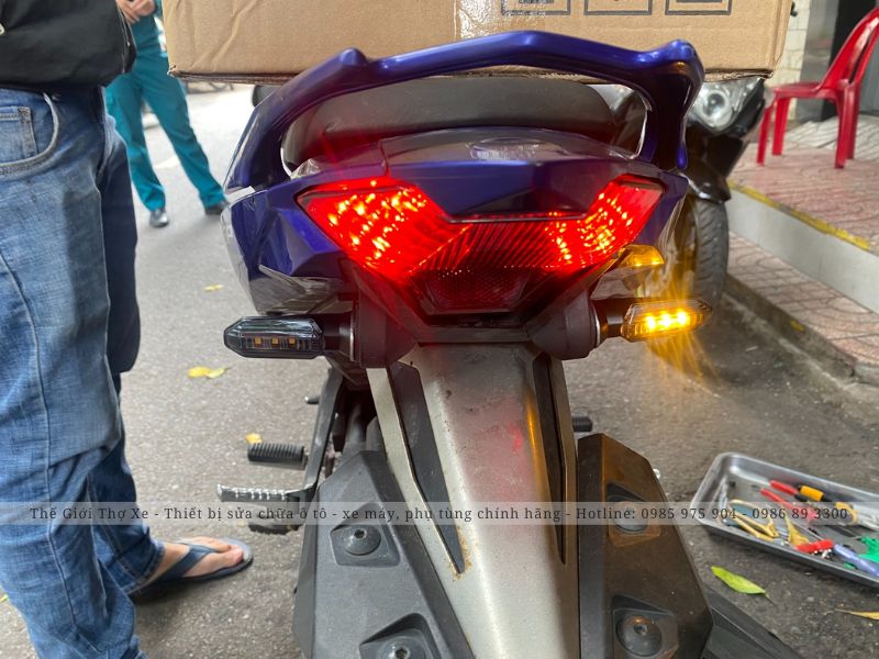 Đèn xi nhan bên trái không hoạt động