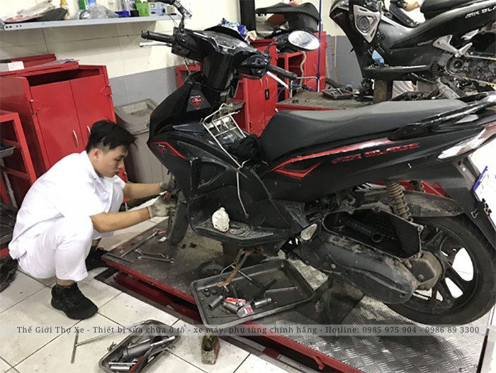 Người thợ sửa xe máy cần có sức khỏe, yêu nghề và luôn trung thực với khách hàng