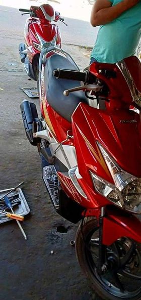 Xe Airblade 2010 đề khó nổ