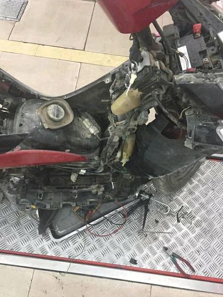 Kiểm tra xe airblade bị hết bình liên tục