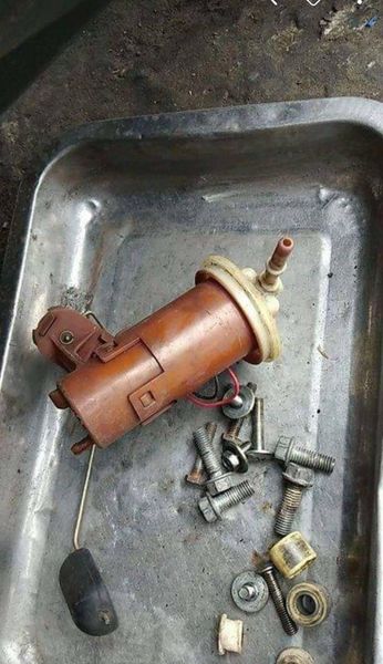 Thay bơm xăng không hết hiện tượng