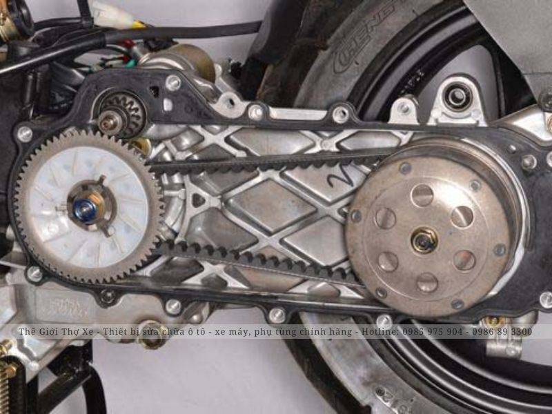 Xe tay ga sử dụng dây curoa để tạo truyền động cho xe