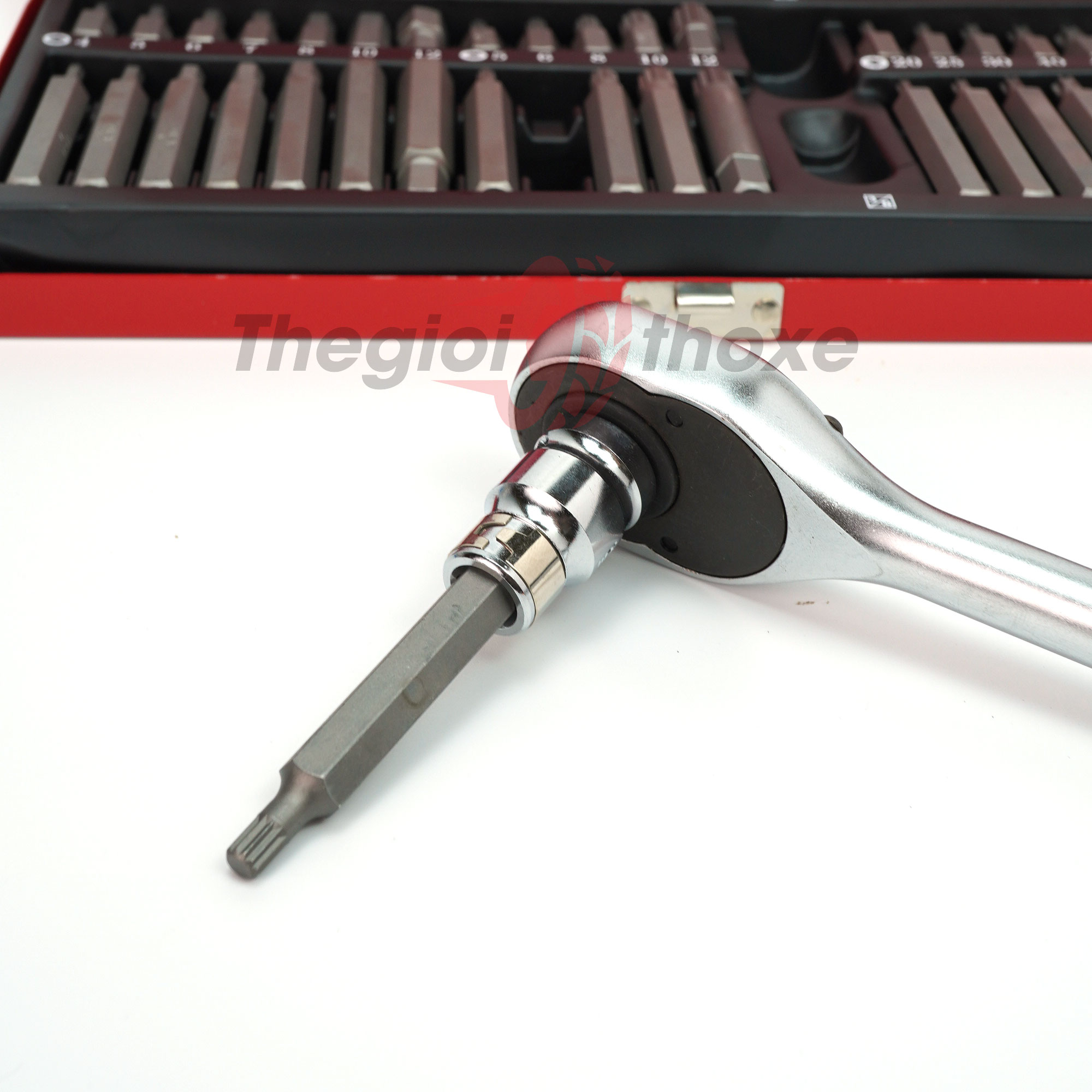 Sử dụng cùng tay vặn tự động