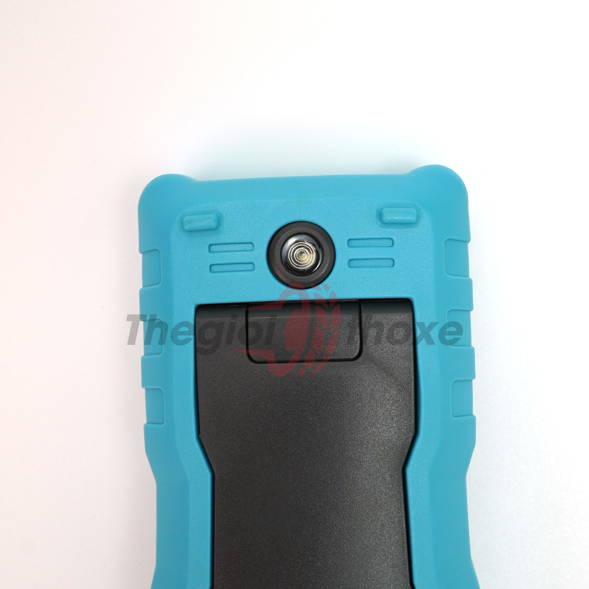 Đèn pin soi lúc trời tối của đồng hồ