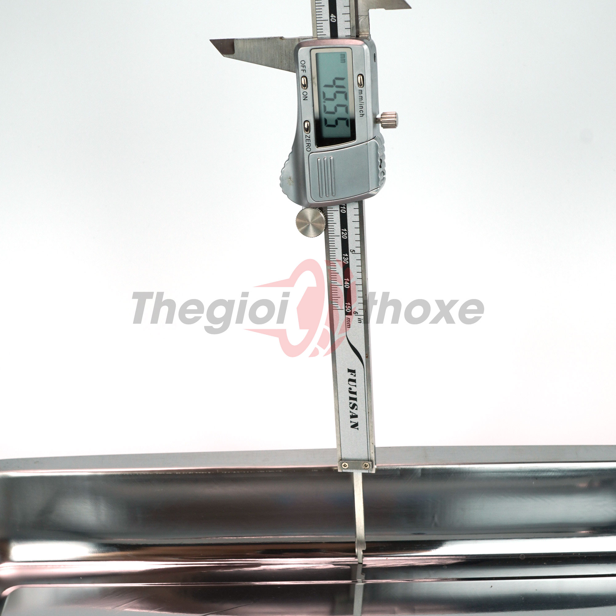 Khay thiết kế với độ sâu phù hợp để đựng linh kiện