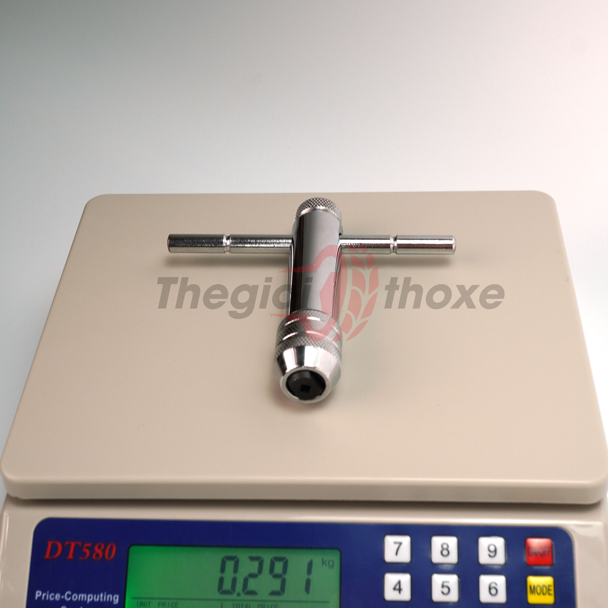 Tay quay taro tại Thế Giới Thợ Xe