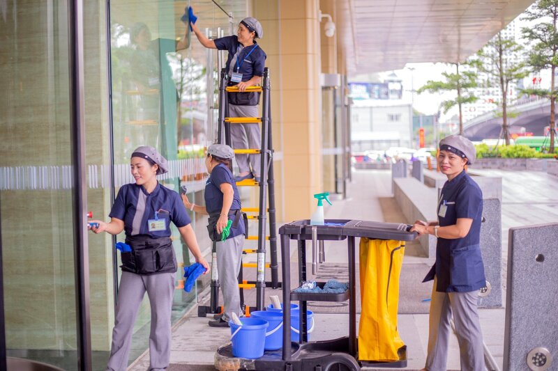 Vệ sinh tòa nhà