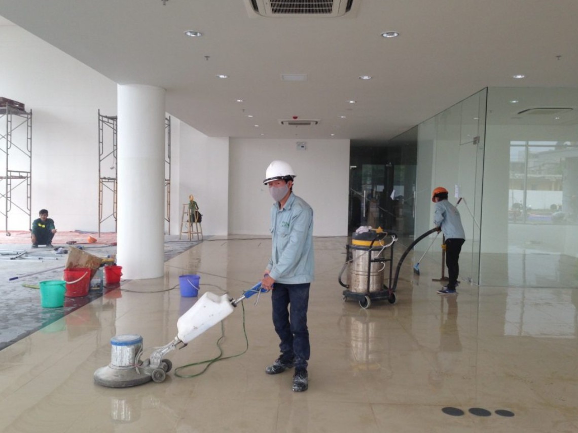 Sử dụng máy chà sàn