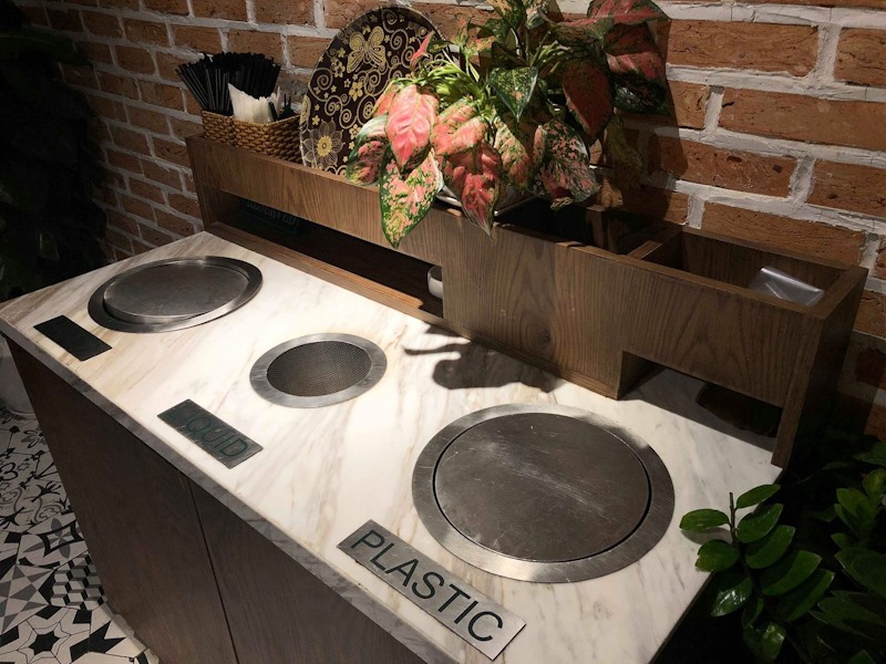 Thùng rác cho quán cafe