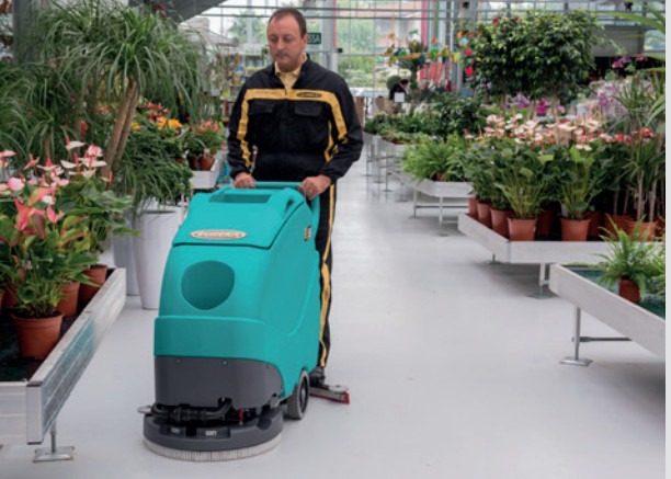 Bánh xe bị lỗi khiến việc di chuyển khó khăn