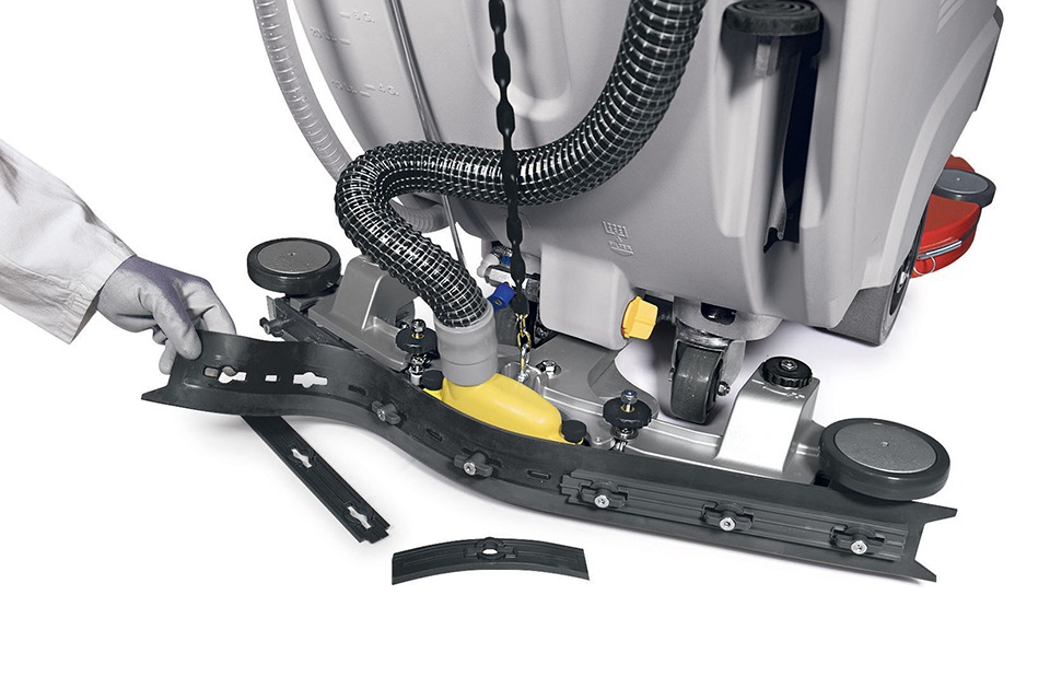 Thay thế linh kiện máy chà sàn