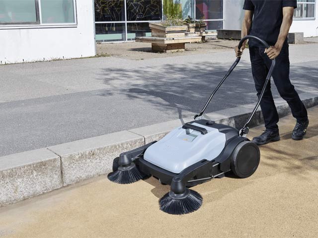 Xe quét rác đẩy tay