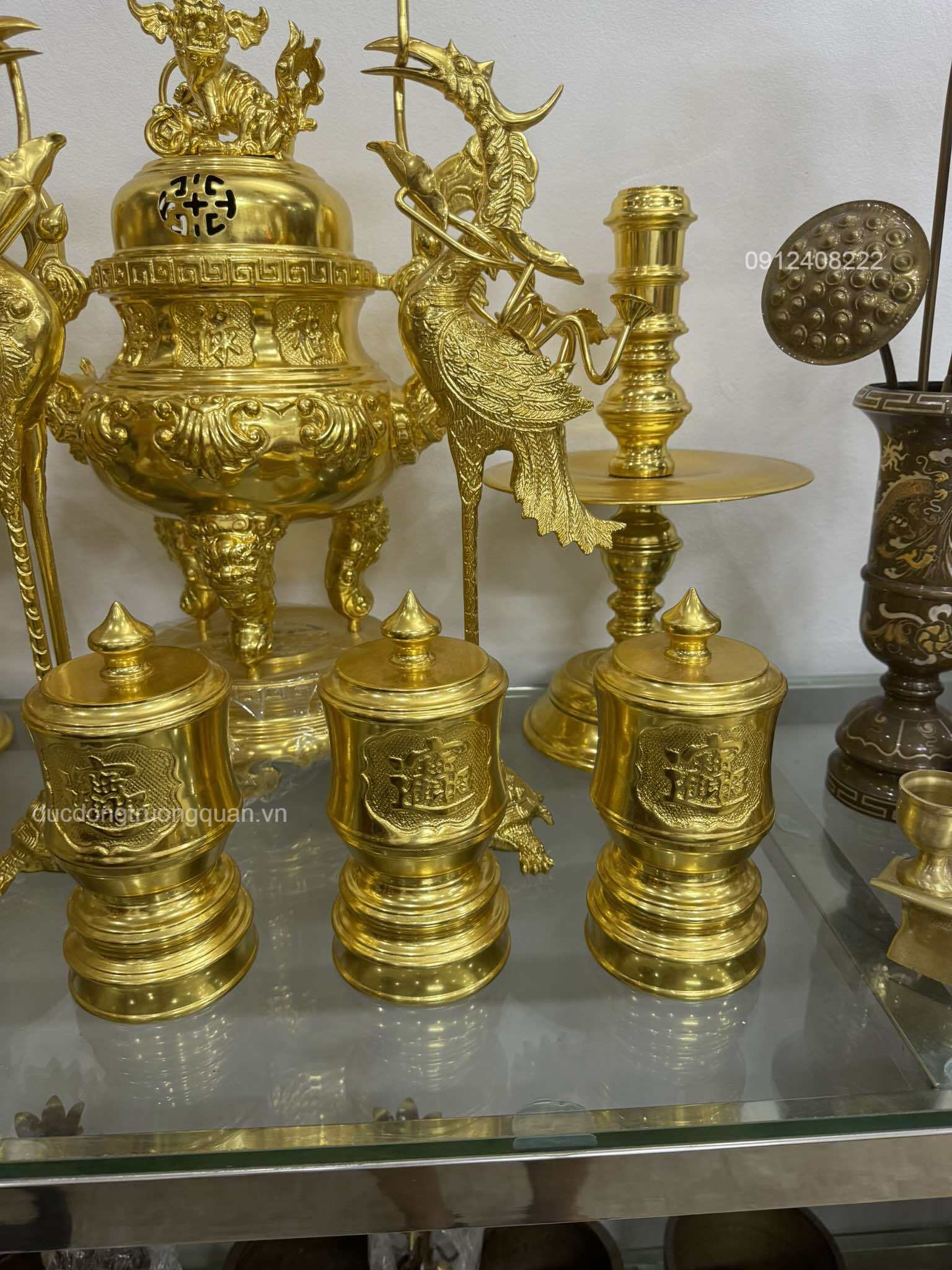 ĐÀI THỜ BẰNG ĐỒNG DÁT VÀNG 18K