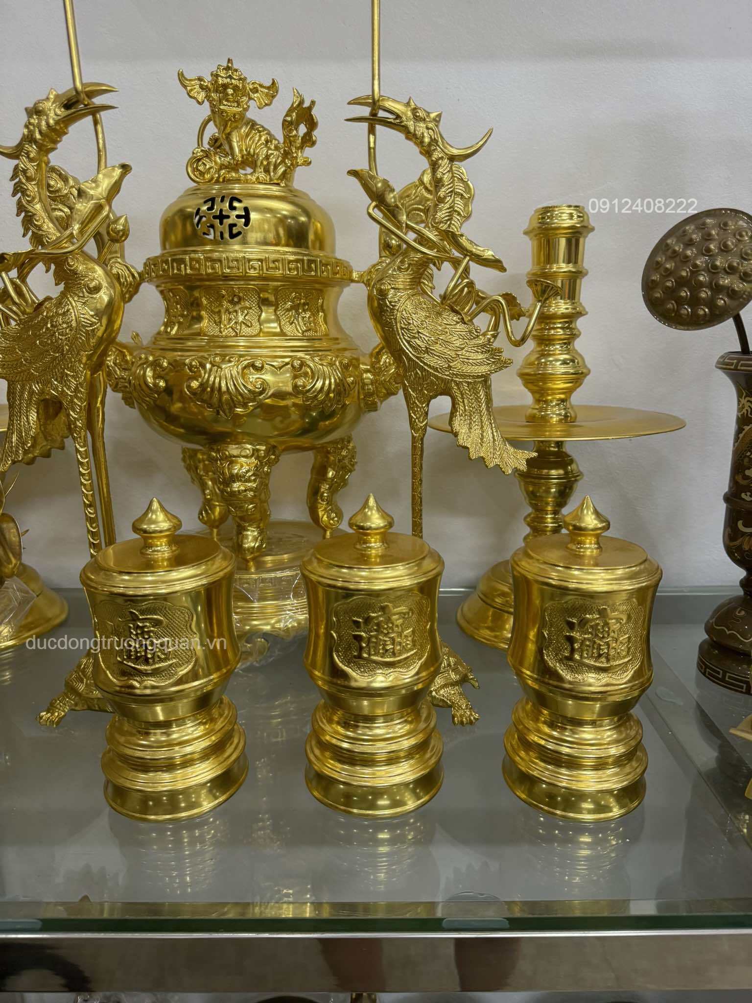 ĐÀI THỜ BẰNG ĐỒNG DÁT VÀNG 18K