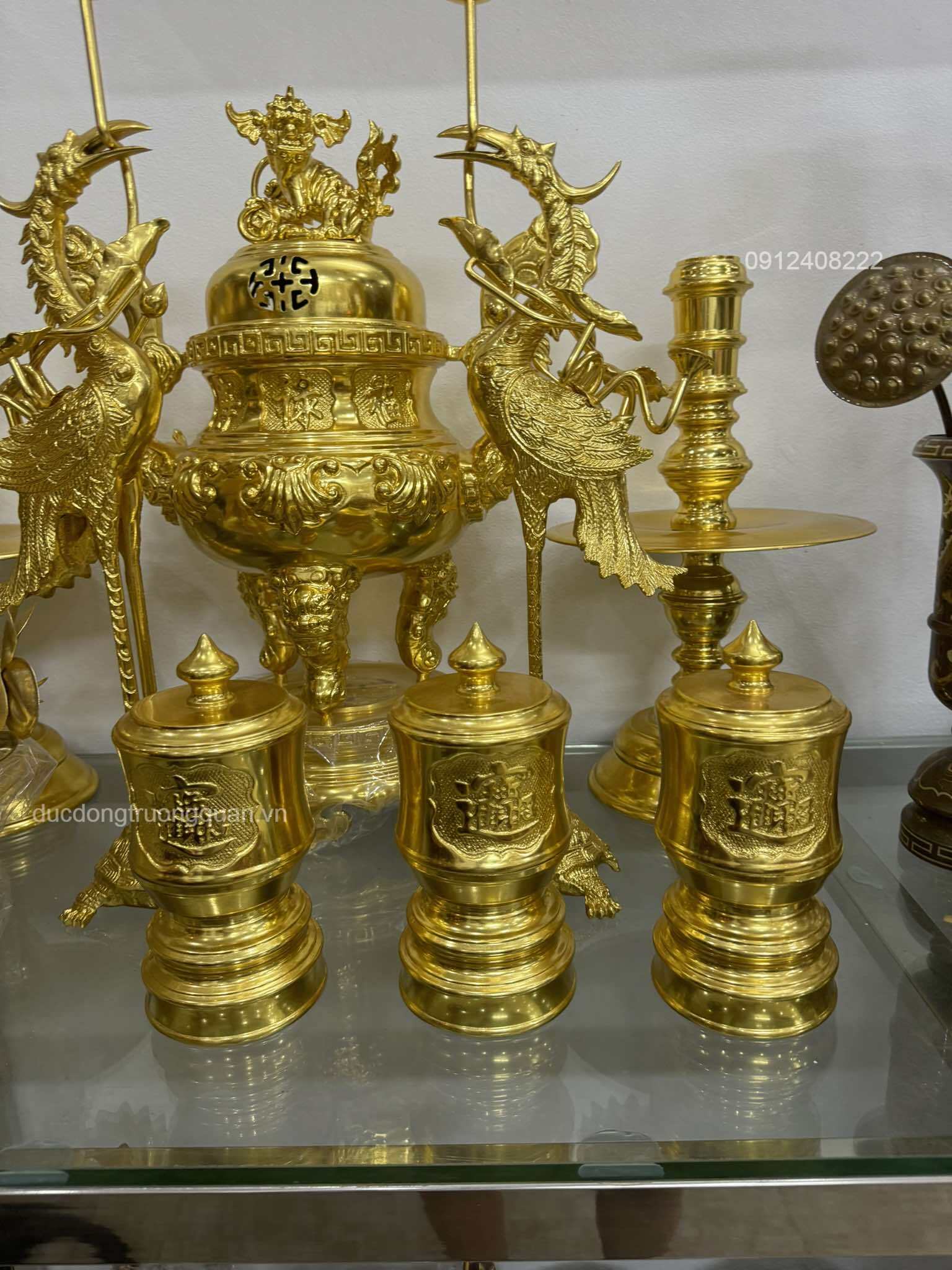 ĐÀI THỜ BẰNG ĐỒNG DÁT VÀNG 18K