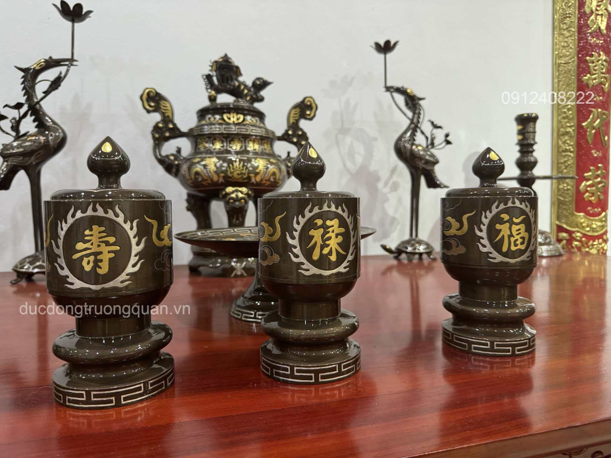 ĐÀI THỜ BẰNG ĐỒNG KHẢM TAM KHÍ