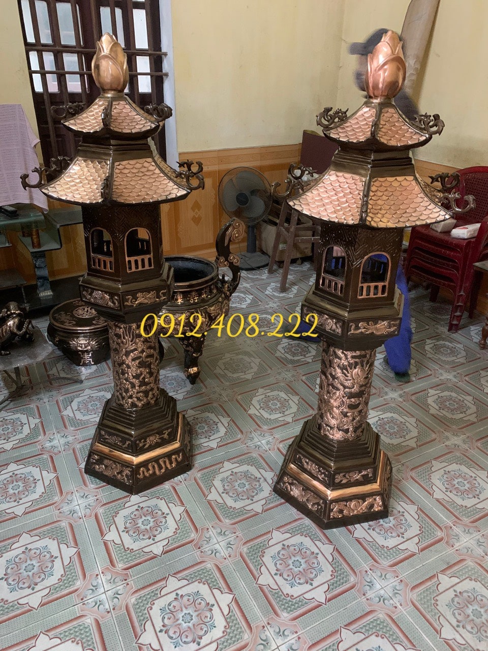 Đôi Đèn Thờ Bằng Đồng Cao 1m7