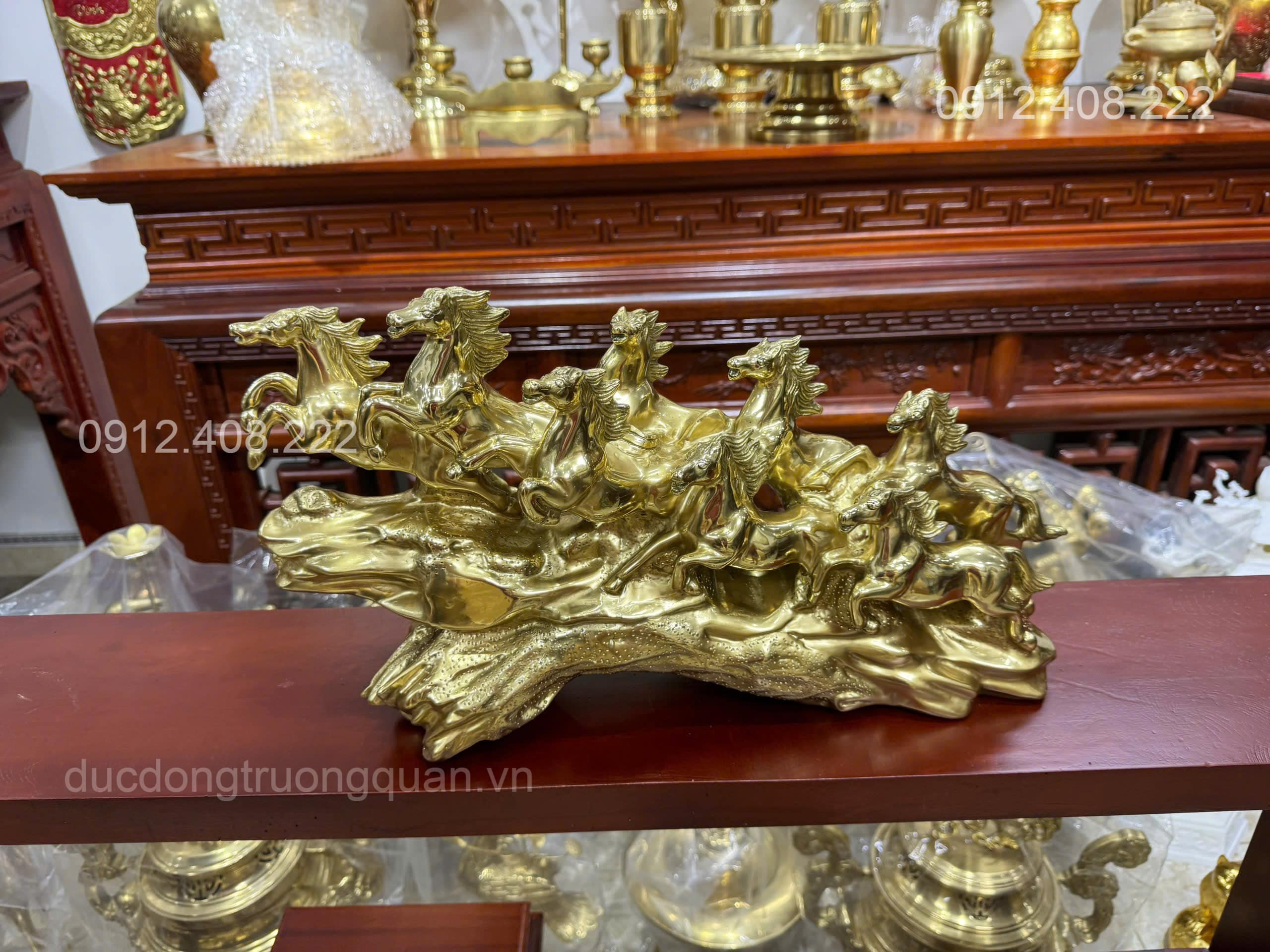 TƯỢNG BÁT MÃ TRUY PHONG BẰNG ĐỒNG VÀNG CATTUT