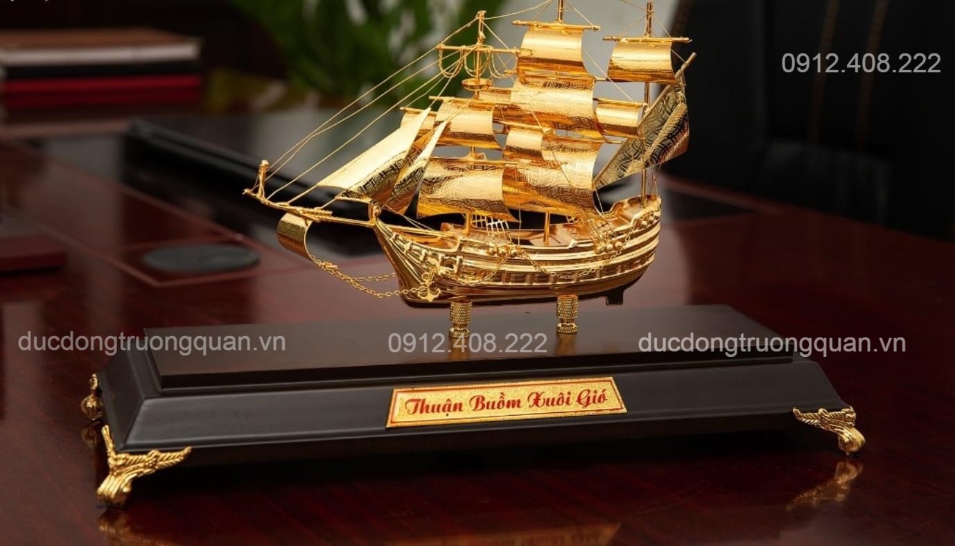 Thuyền Buồm Mạ Vàng 24k