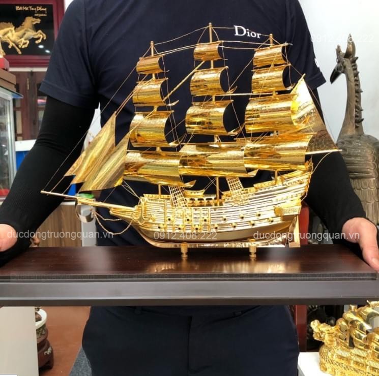 Thuyền Buồm Mạ Vàng 24k