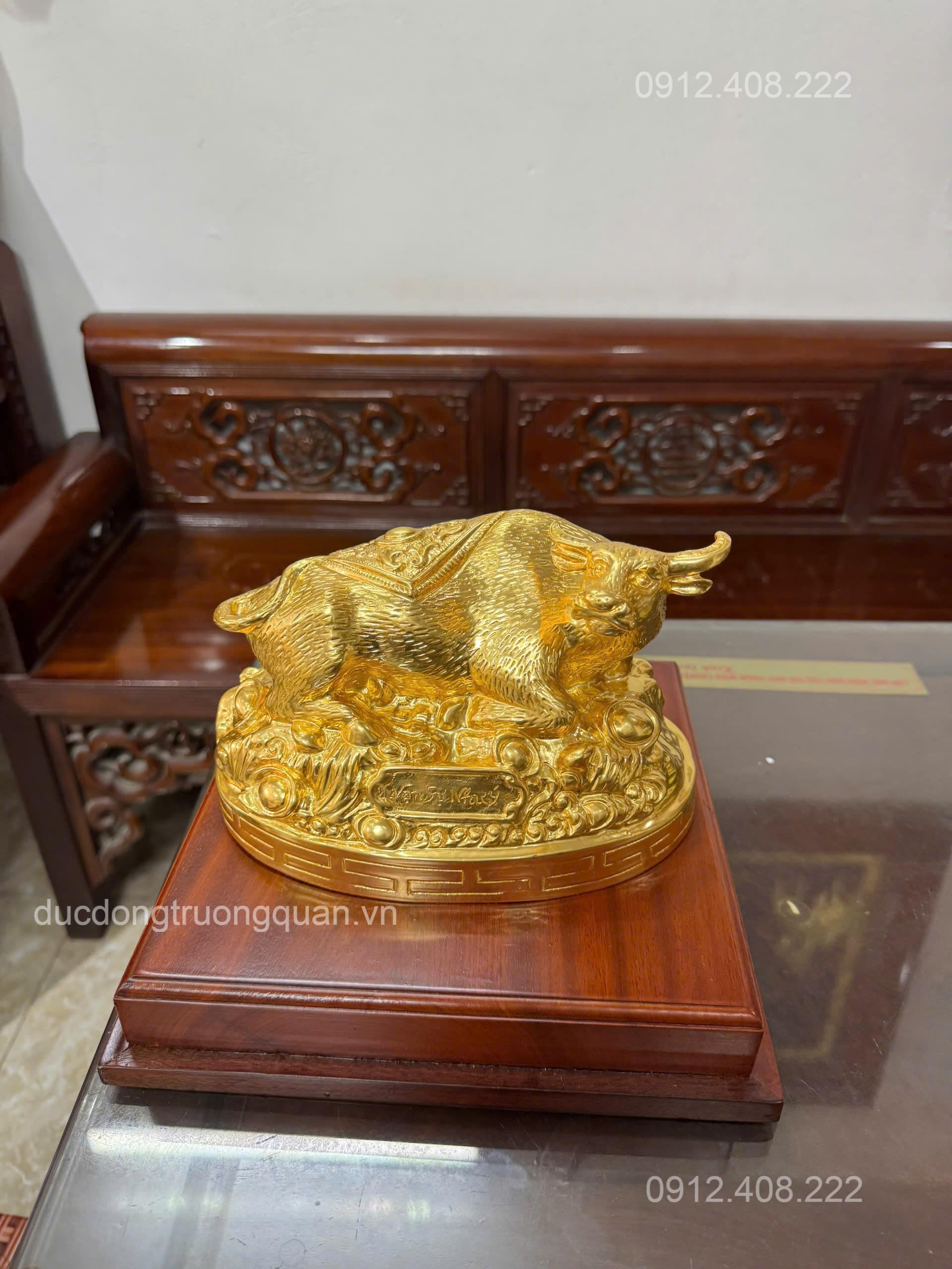 TƯỢNG TRÂU PHONG THỦY BẰNG ĐỒNG ĐỎ DÁT VÀNG 9999