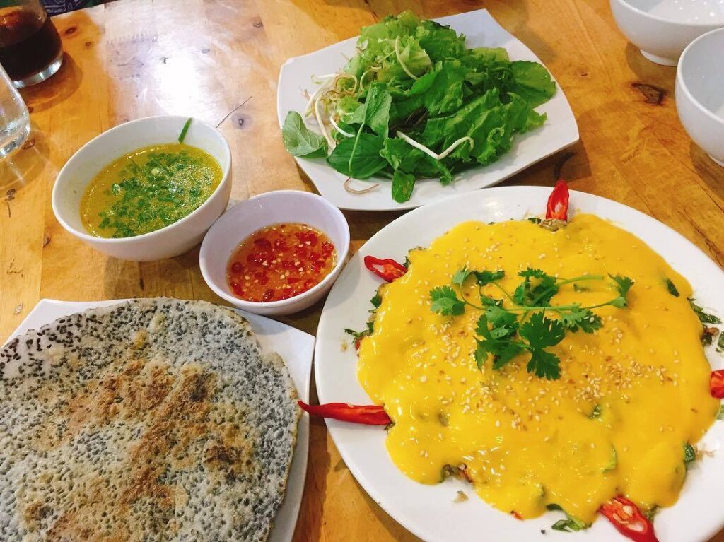 ngôi sap tour - Tiết canh cua