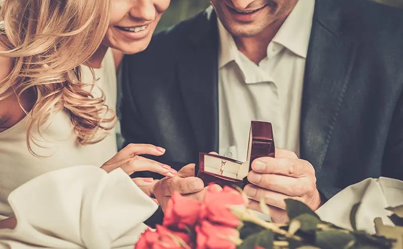 Ý nghĩa đằng sau nhẫn cầu hôn