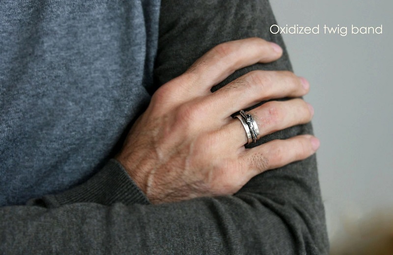 Đeo nhẫn ngón áp út