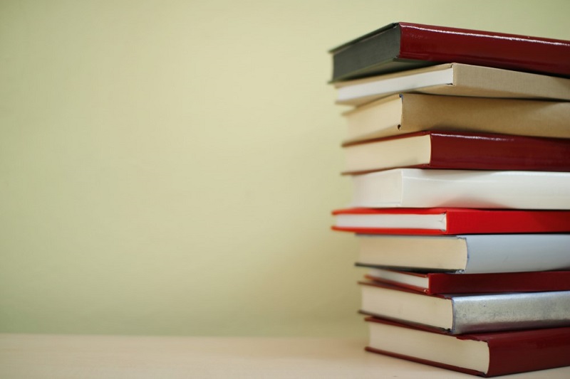 Mua sách làm quà 8/3 cho người yêu