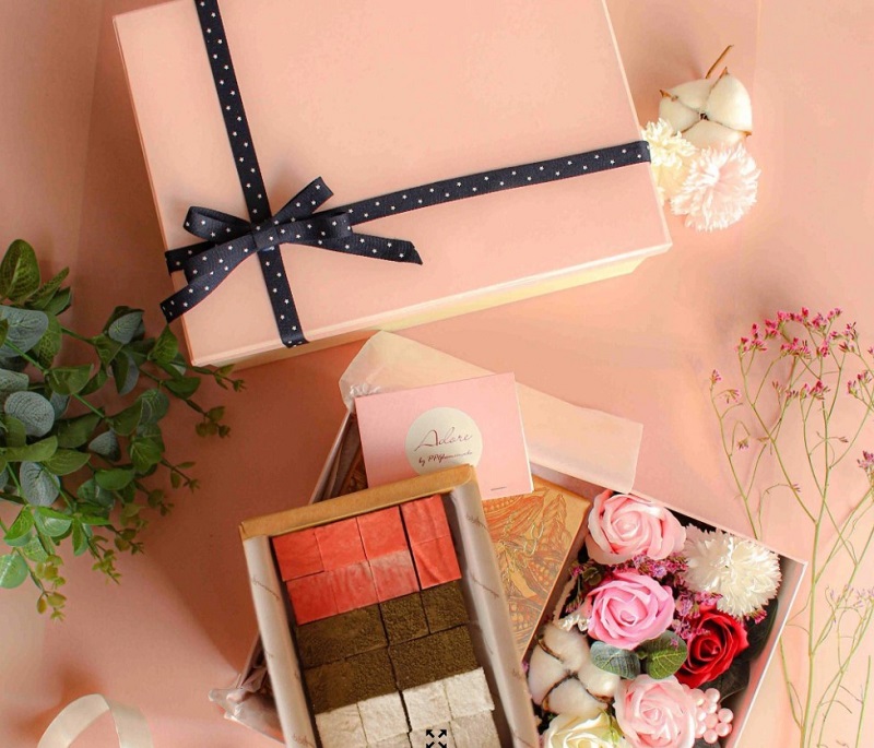Set quà Valentine Adore Một vườn hoa