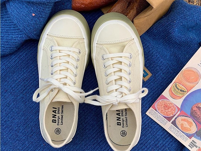 Giày thể thao tiện lợi, dễ phối