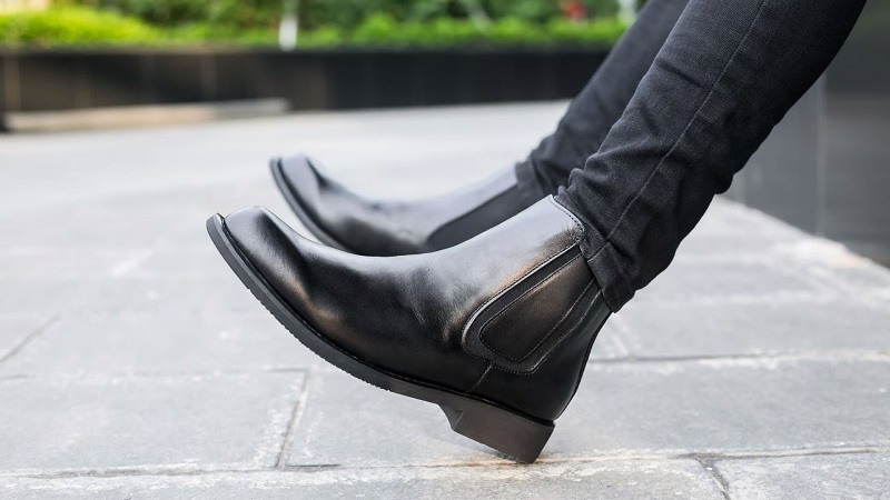 Giày da cổ cao hiện đang đang giới trẻ ưa thích