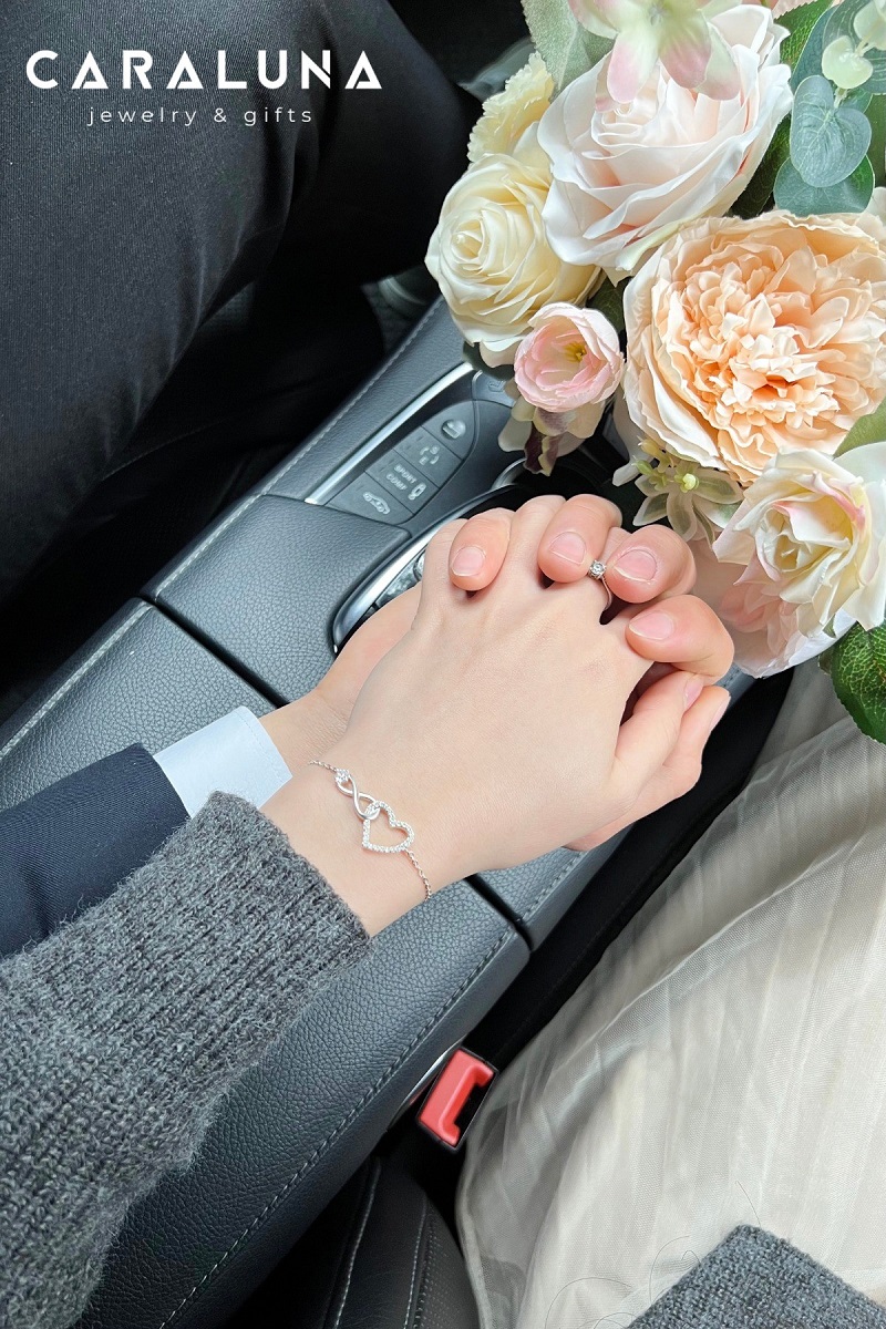 Nhẫn đôi thể hiện sự vĩnh cửu