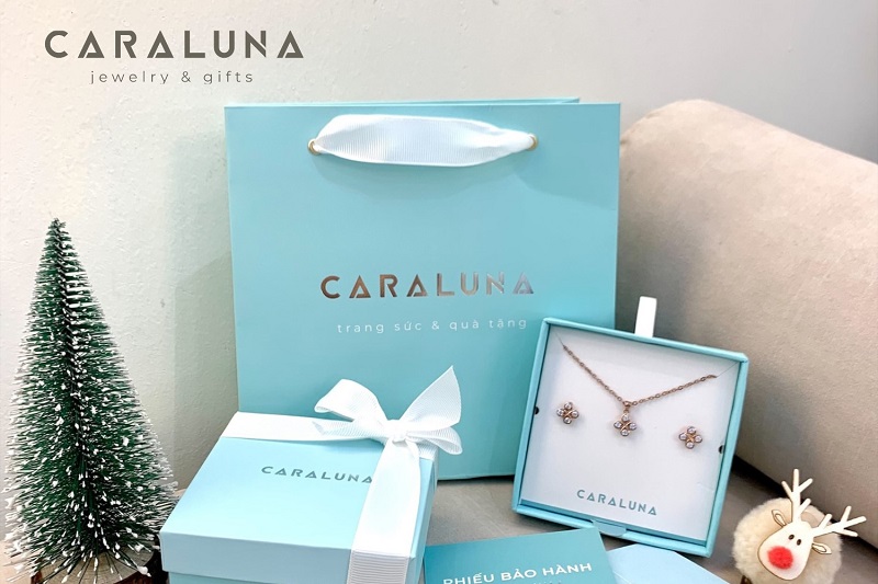 Vì sao nên tặng quà cho người yêu ở xa