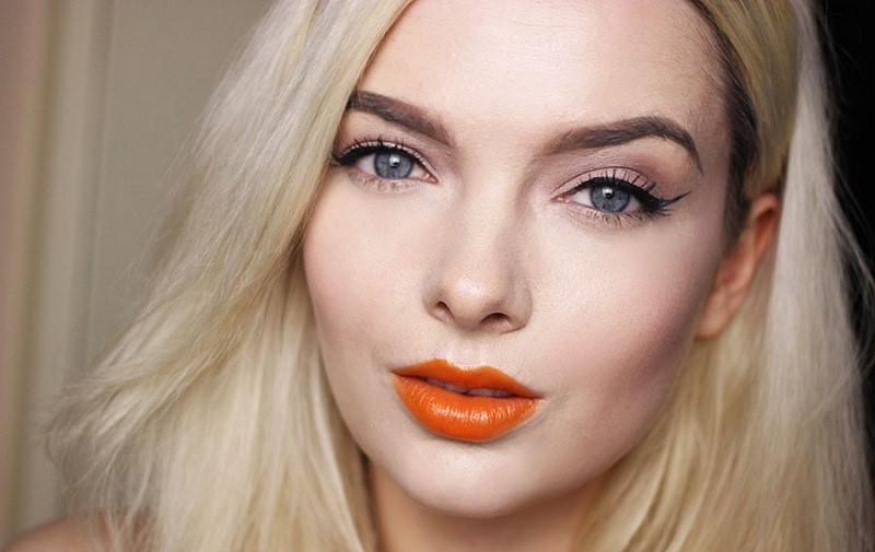 Tặng son cho bạn gái có ý nghĩa gì? - Son môi màu cam